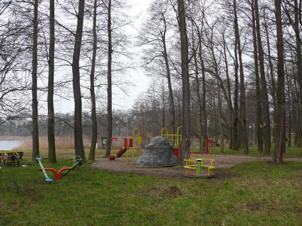 Domek Nad Jeziorem Osieczna Bagian luar foto